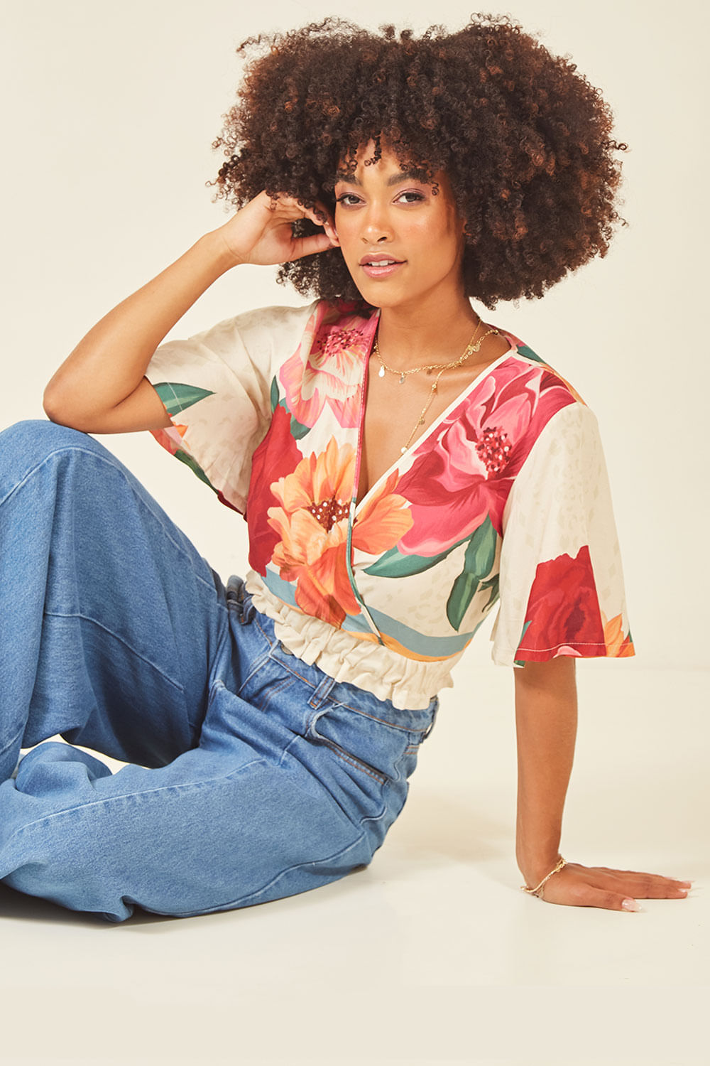 blusa com elastico no decote